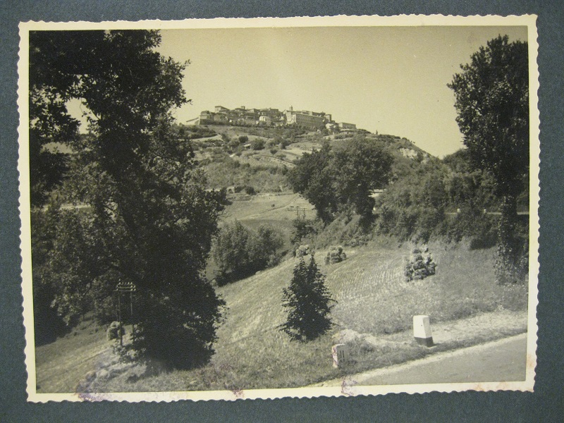 Marche, Urbino, 14 luglio 1954. Due fotografie originali